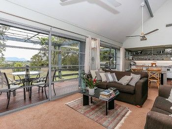 Vineyard Hill - Kingaroy Accommodation 7