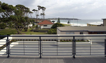 Mollymook Beachfront Executive Apartment - Kingaroy Accommodation 3