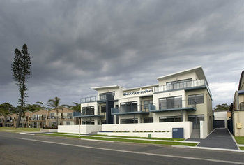 Mollymook Beachfront Executive Apartment - Kingaroy Accommodation 18