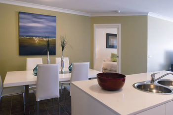 Mollymook Beachfront Executive Apartment - Kingaroy Accommodation 22