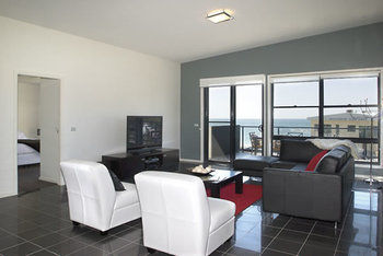 Mollymook Beachfront Executive Apartment - Kingaroy Accommodation 24