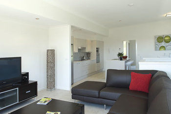 Mollymook Beachfront Executive Apartment - Kingaroy Accommodation 25