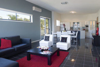 Mollymook Beachfront Executive Apartment - Kingaroy Accommodation 27
