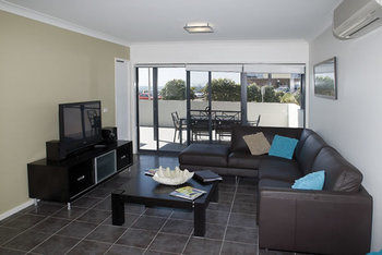 Mollymook Beachfront Executive Apartment - Kingaroy Accommodation 28
