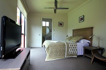 Phoenix Eumundi Bed & Breakfast - Kingaroy Accommodation 9