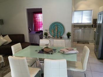 Sydney Executive Garden Villa - Kingaroy Accommodation 7