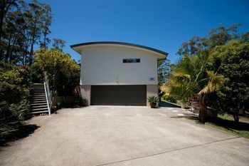 Moonee Beach Executive Retreat - Kingaroy Accommodation 4