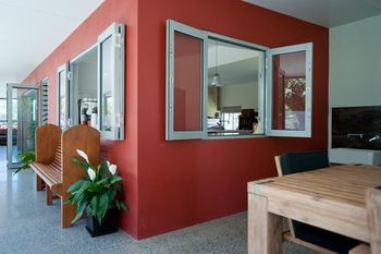 Moonee Beach Executive Retreat - Kingaroy Accommodation 10