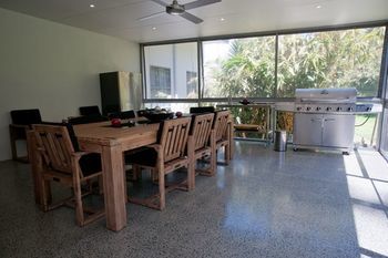 Moonee Beach Executive Retreat - Kingaroy Accommodation 19