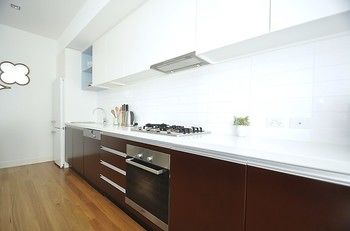 Neutral Bay 4 Young Furnished Apartment - Kingaroy Accommodation 6