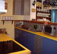 Seasons of Tasmania - Kingaroy Accommodation