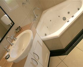 Graham Apartments - Kingaroy Accommodation 4