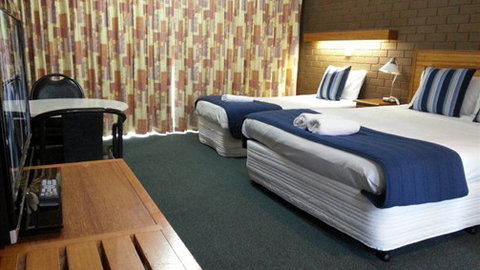 Barooga Country Inn Motel - Kingaroy Accommodation 0