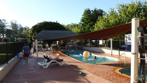 Painters Island Caravan Park - Kingaroy Accommodation 2
