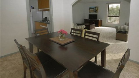 Bowden Cottage - Kingaroy Accommodation 6