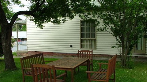 Bowden Cottage - Kingaroy Accommodation 5
