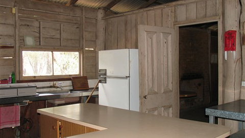 TreeTops Log Cabin - Kingaroy Accommodation 1