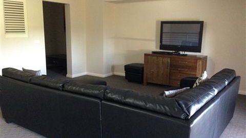 Villa Tarni 17 - Kingaroy Accommodation 2