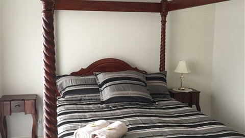 Gregory - Lake Wendouree - Kingaroy Accommodation 0