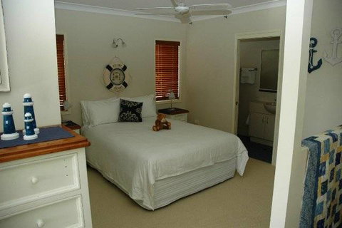Alexander Lakeside Bed & Breakfast - Kingaroy Accommodation 1