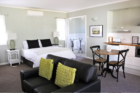 Amelina Cottages - Kingaroy Accommodation 1