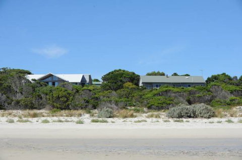 Island Beach Escape - Beachcomber - Kingaroy Accommodation 1