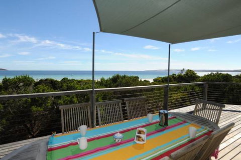 Island Beach Escape - Beachcomber - Kingaroy Accommodation 2