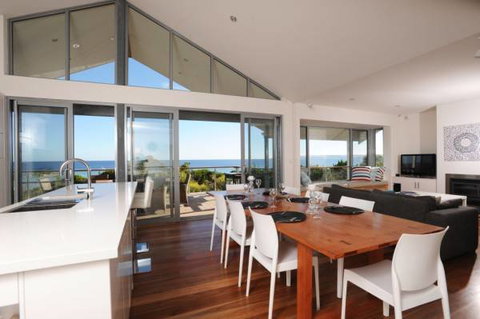 Island Beach Escape - Beachcomber - Kingaroy Accommodation 0