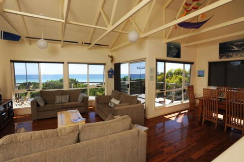 Island Beach Escape - Beachcomber - Kingaroy Accommodation 3