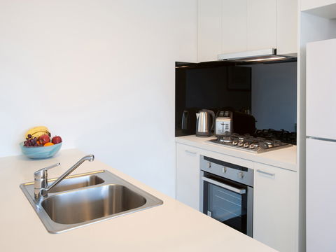 Melbourne Short Stay Apartments - MP Deluxe - Kingaroy Accommodation 2