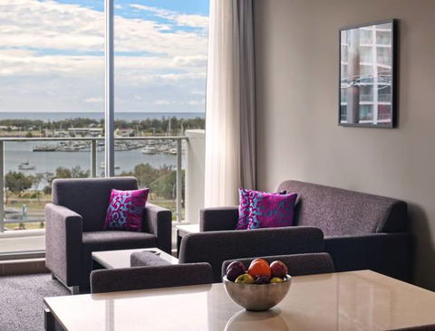 Meriton Serviced Apartments - Southport - Kingaroy Accommodation 0