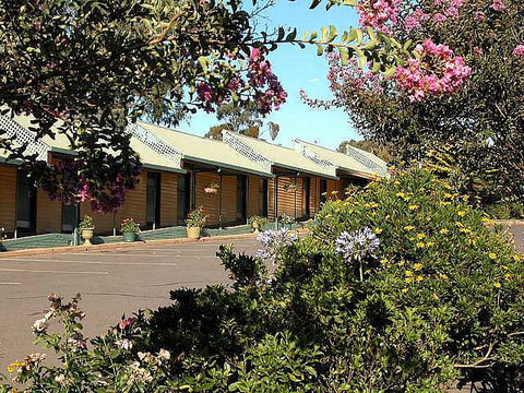 Tarcutta Halfway Motor Inn/Horse Hotel - Kingaroy Accommodation 1