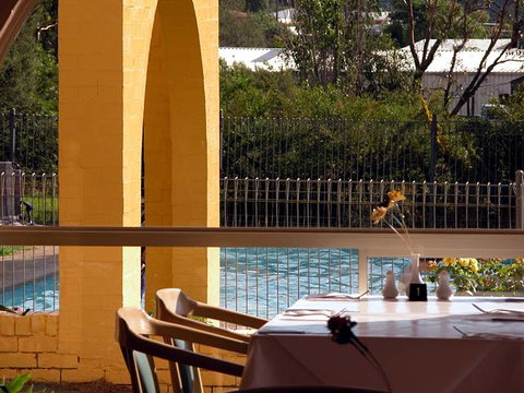 Tarcutta Halfway Motor Inn/Horse Hotel - Kingaroy Accommodation 3