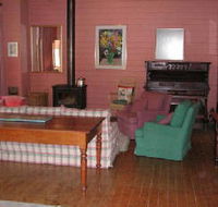 The Old School Country Retreat - Kingaroy Accommodation