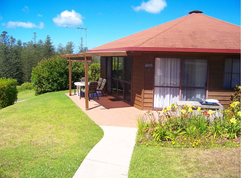Whispering Pines - Kingaroy Accommodation 1