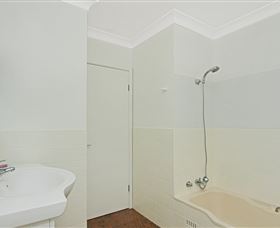 Sandals - Kingaroy Accommodation 2