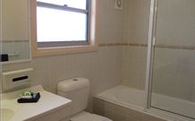 Waratah Family Cottage 82 - Kingaroy Accommodation 3