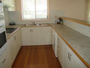 Waratah Family Cottage 82 - Kingaroy Accommodation 4