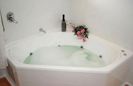 Charlotte Apartments - Kingaroy Accommodation 2