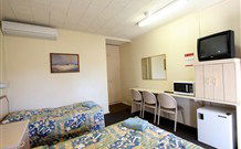 Wattle Tree Motel - Cootamundra - Kingaroy Accommodation 0