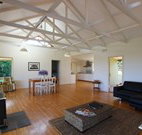 Yellow Dog Cottage - - Kingaroy Accommodation