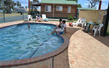 Husky Style - Kingaroy Accommodation 0