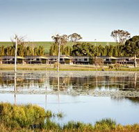 Lake Redbrook Holiday Retreat - Kingaroy Accommodation