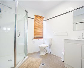 Mycow Accommodation Sarina - Greetham Street - Kingaroy Accommodation 1
