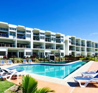 Beachside Magnetic Harbour Apartments - Kingaroy Accommodation