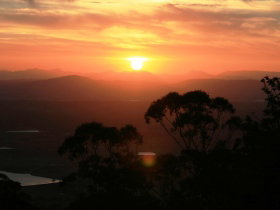 Avocado Sunset Bed And Breakfast - Kingaroy Accommodation 1