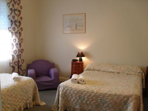 Aaron Cottage - Kingaroy Accommodation 1
