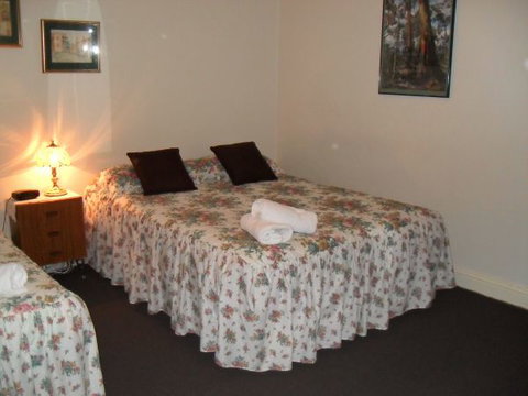 Aaron Cottage - Kingaroy Accommodation 2
