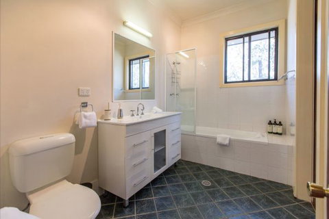 Elderslie House - Kingaroy Accommodation 131