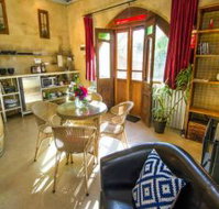 Outback Cellar and Country Cottage - Kingaroy Accommodation